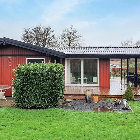 Pet Friendly In With Kitchen Hejls